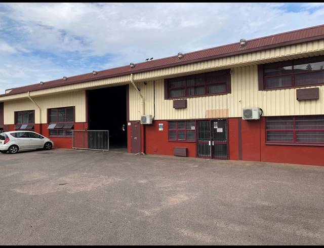 1,010M² WAREHOUSE TO LET IN MAXMEAD